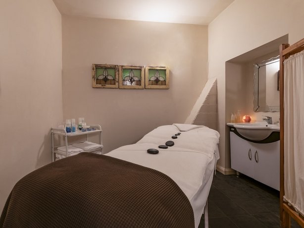 Albert Guest House and Mills Spa Suites