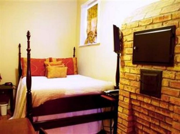 Old Chicago Inn