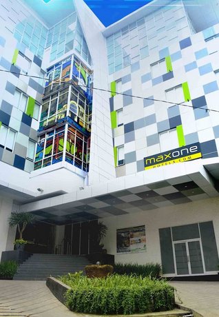 MaxOneHotels com at Glodok