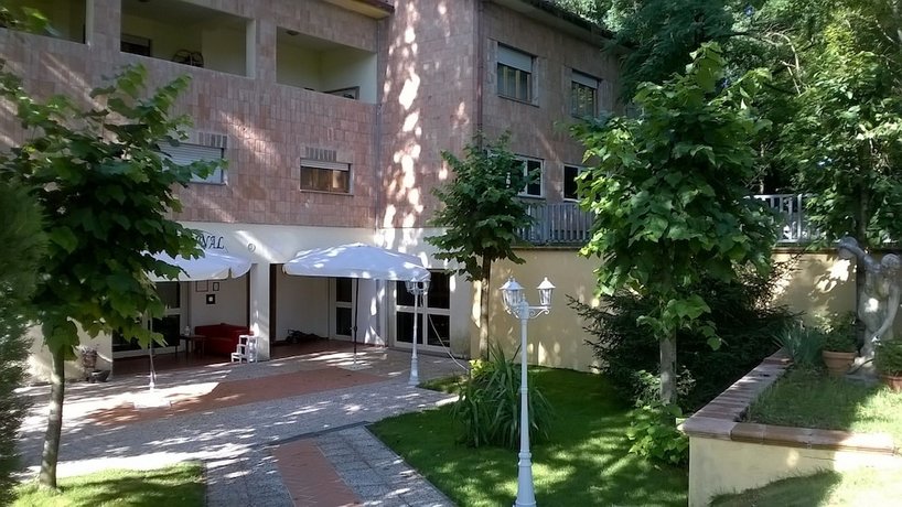 Villa Cardinal Apartments