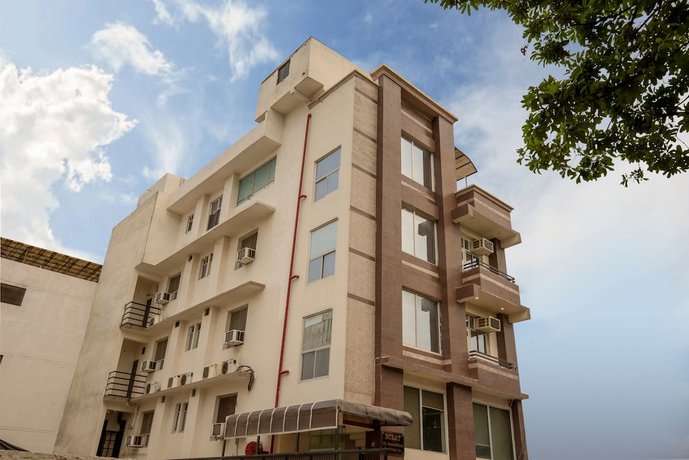 Mint Eclat Suites Gomti Nagar Kathauta jheel