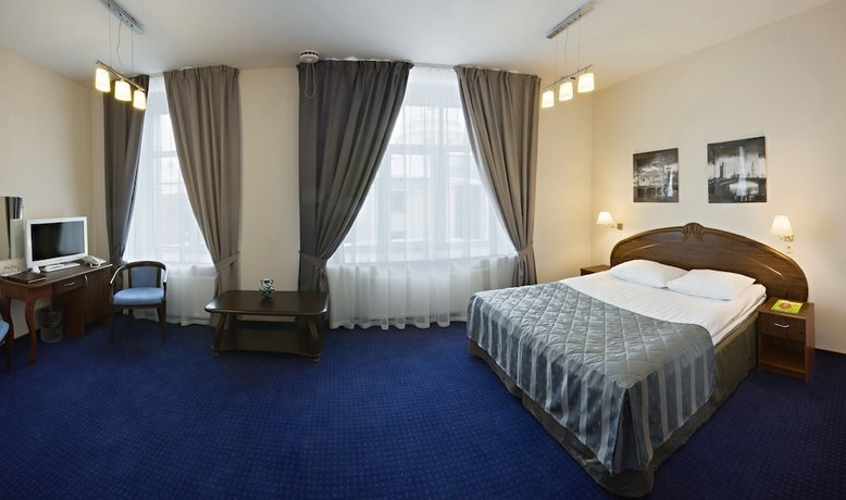 Отель Cronwell Inn Стремянная