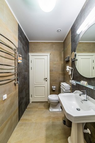 Отель Cronwell Inn Стремянная