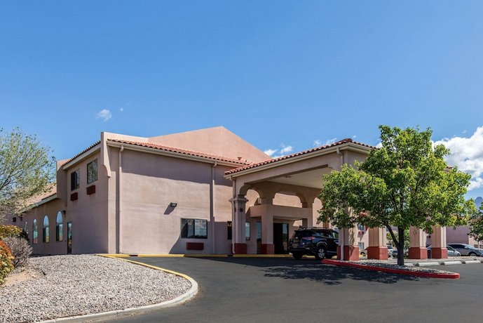 Quality Inn & Suites Albuquerque