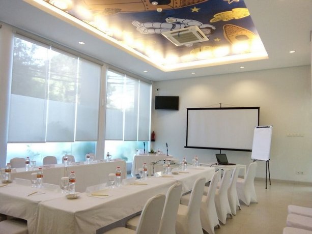 Everyday Smart Hotel Mayestik