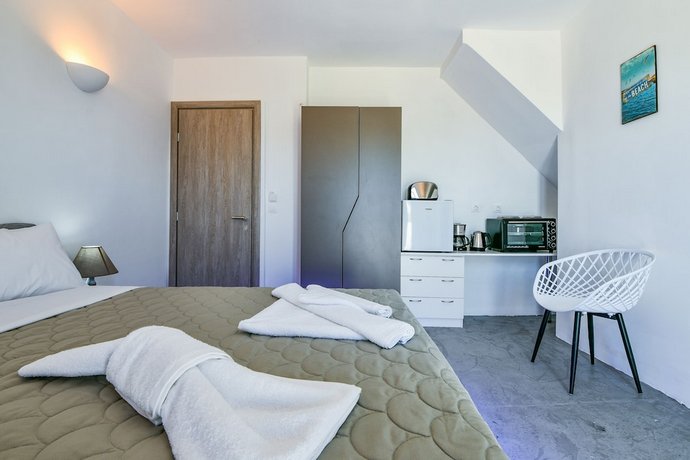 Sun Springs Suites