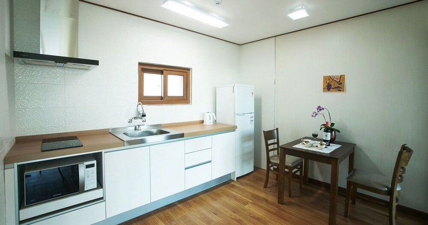 Oasis Pension Seogwipo