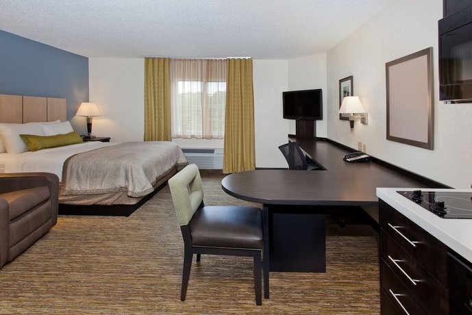Candlewood Suites Philadelphia - Willow Grove