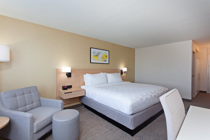 Holiday Inn Los Angeles International Airport