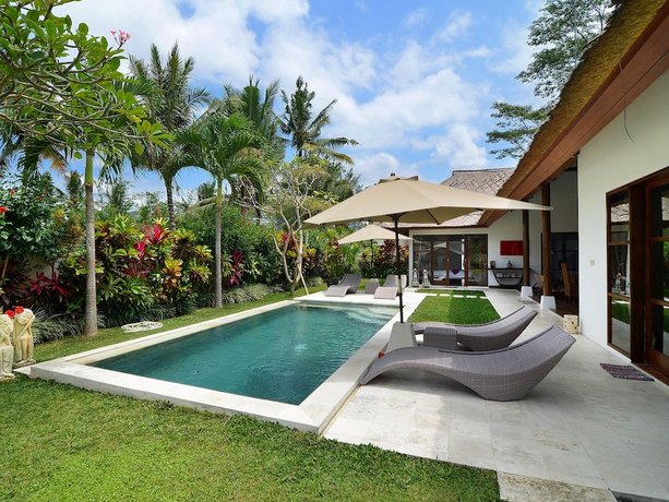 Villa Candi Kecil Tiga