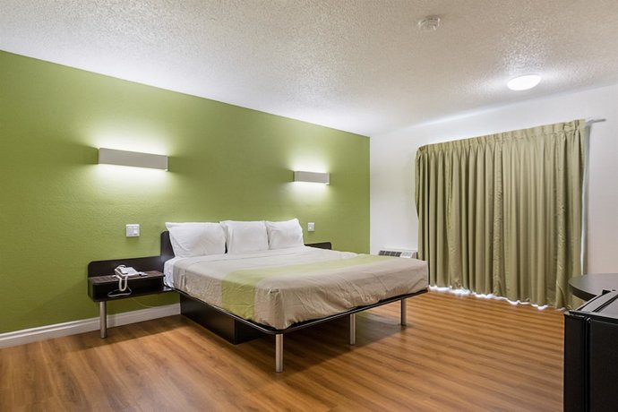 Motel 6 Santa Maria - South