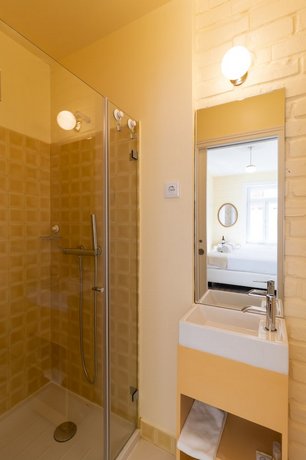1898 Home & Suites