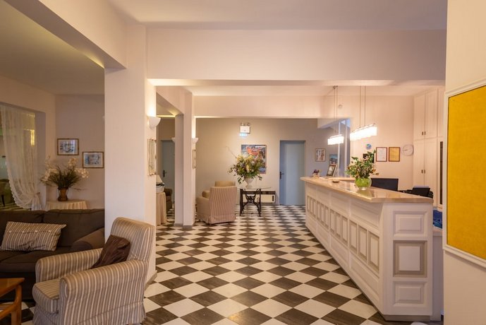 Opera Blue Hotel