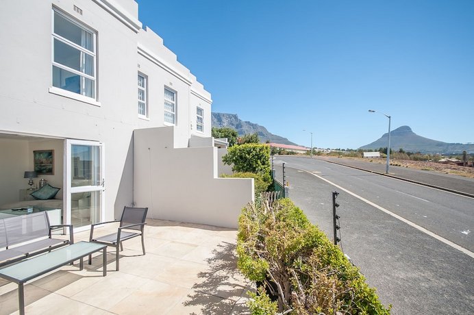 3 Canterbury Square