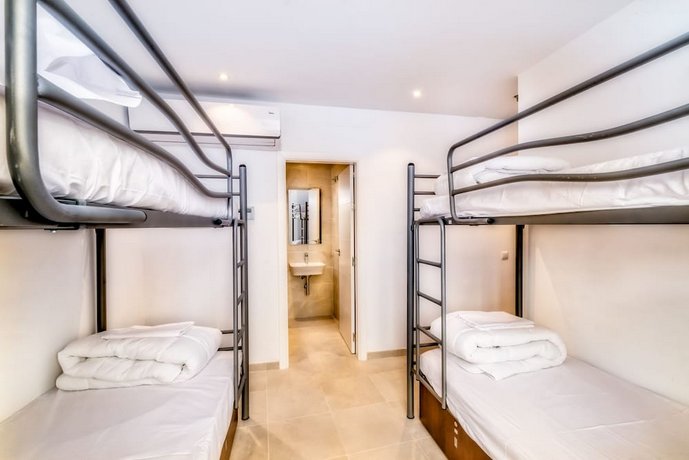Hostel A2C