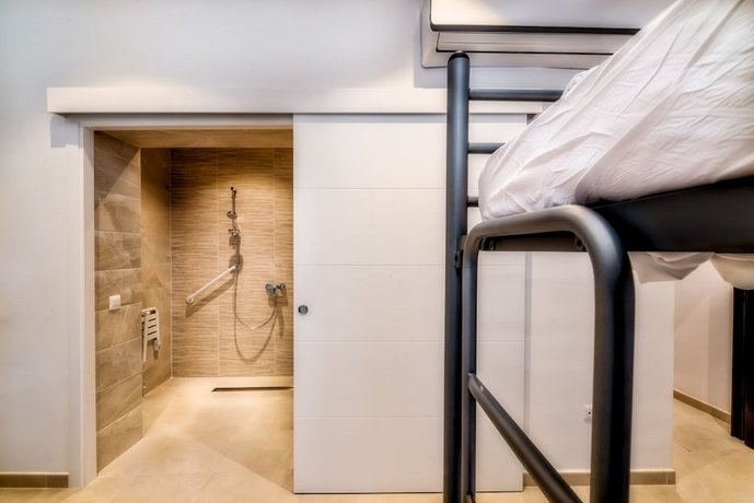 Hostel A2C