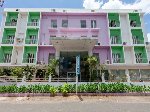 OYO 4617 Lotels Serviced Apartment