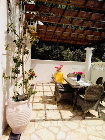 Villa Ampelaki 30 meters to beach
