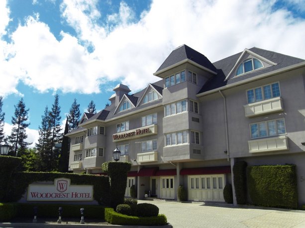 Woodcrest Hotel