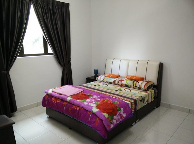 Indah Alam Condo
