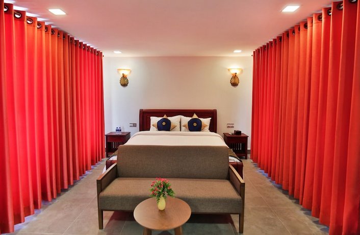 Angkor Diamond Pool Villa