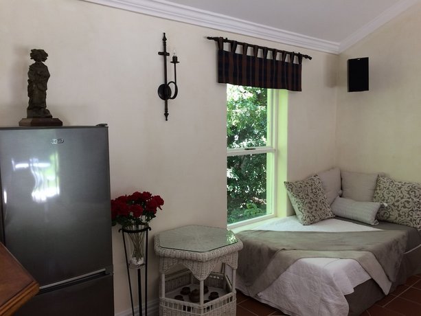 Homestay - Homestay - Camelot in Constantia