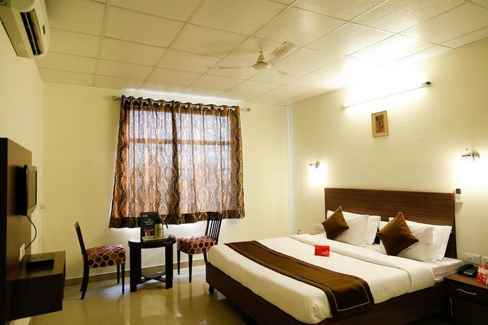 OYO 1992 Hotel Maan's Heritage