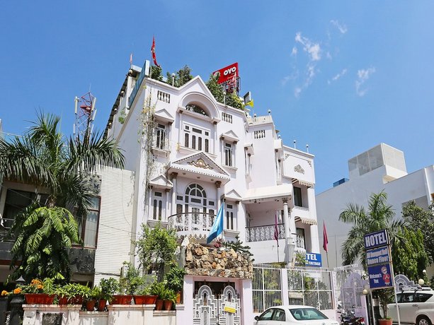 OYO 1992 Hotel Maan's Heritage