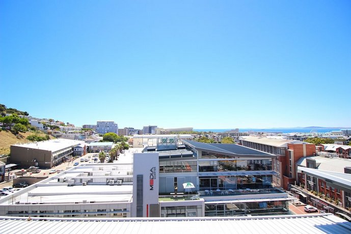 Hillhouse Penthouse