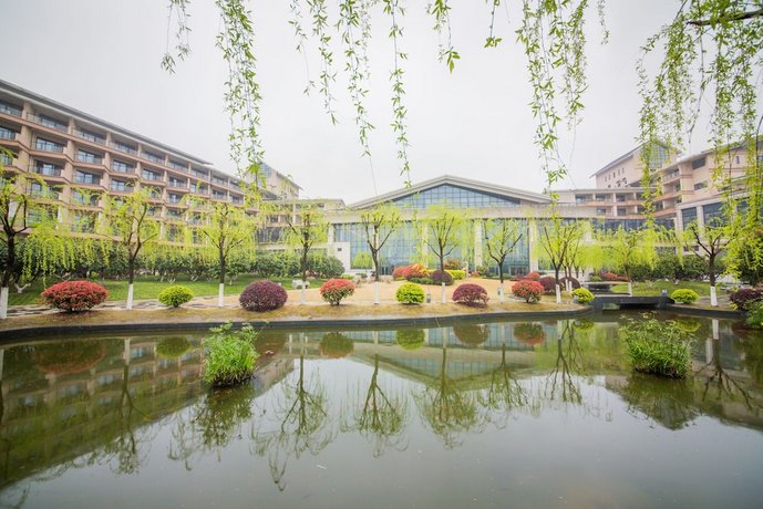 Hangzhou Blossom Water Museum Hotel