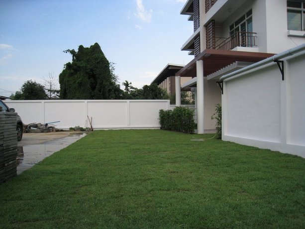 The Meet Green Apartment
