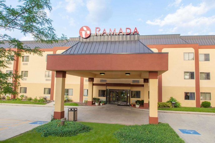 Ramada by Wyndham Bolingbrook Hotel