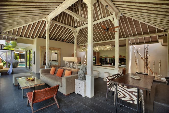 XXL Seminyak Sunset Boutique Villa