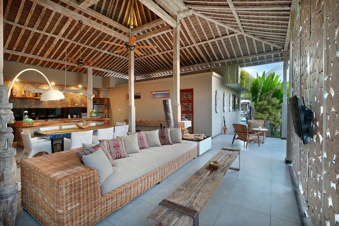 XXL Seminyak Sunset Boutique Villa