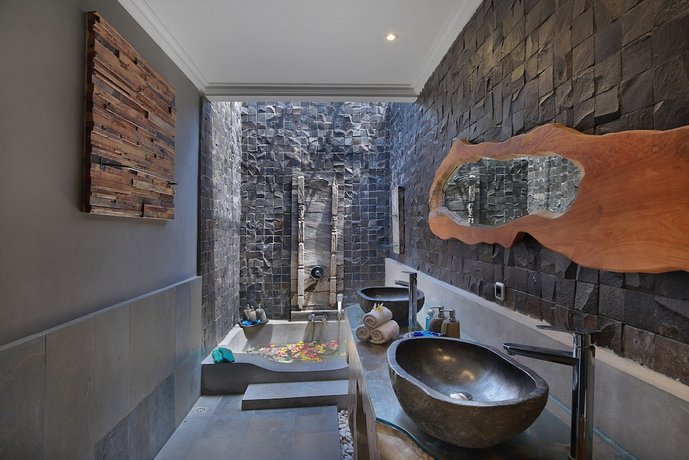 XXL Seminyak Sunset Boutique Villa