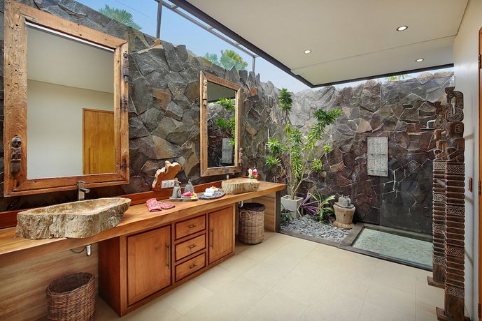 XXL Seminyak Sunset Boutique Villa