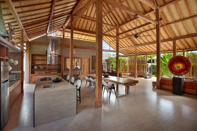 XXL Seminyak Sunset Boutique Villa