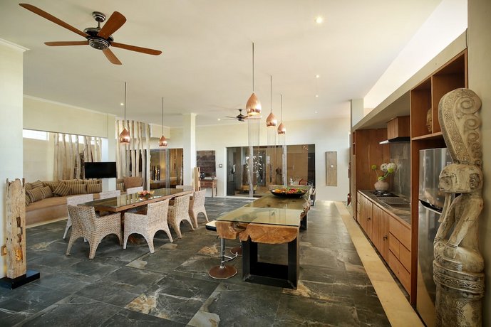 XXL Seminyak Sunset Boutique Villa