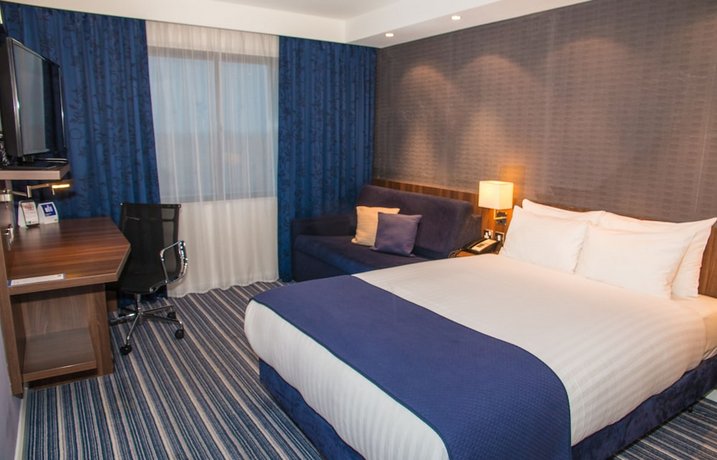 Holiday Inn Express London Heathrow T5