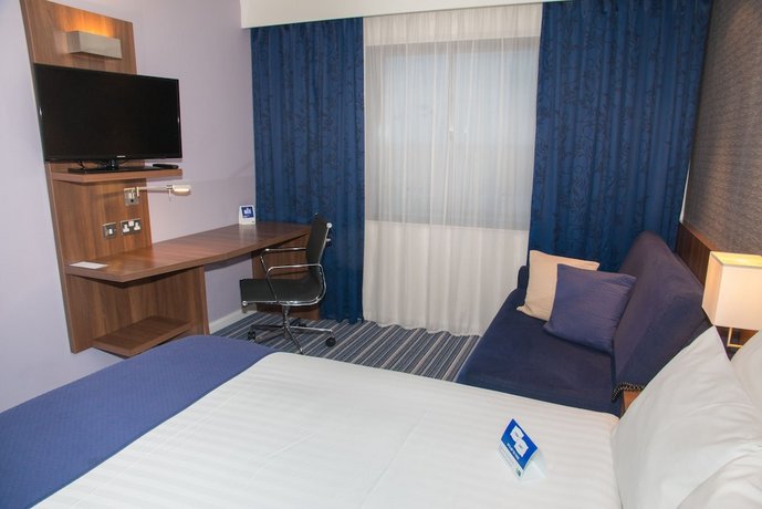 Holiday Inn Express London Heathrow T5