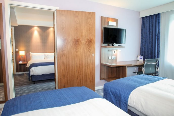 Holiday Inn Express London Heathrow T5
