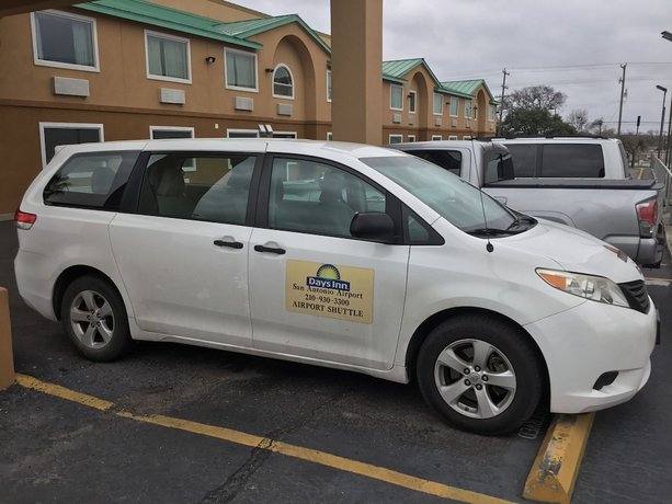 Days Inn by Wyndham San Antonio Airport