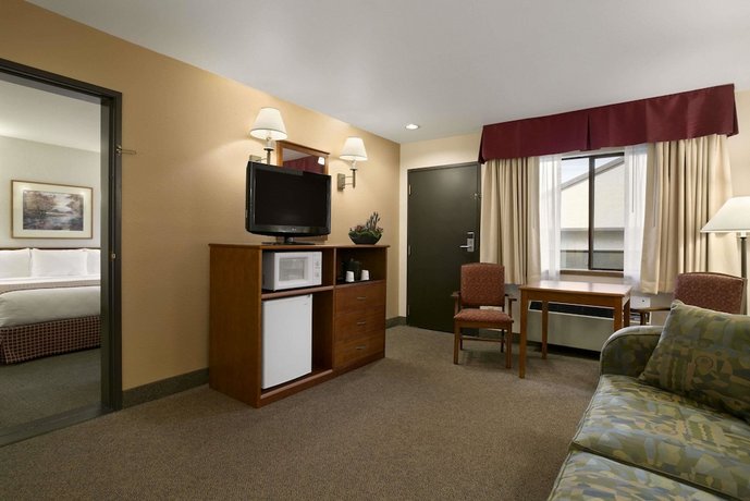 Baymont by Wyndham Seattle Kirkland WA