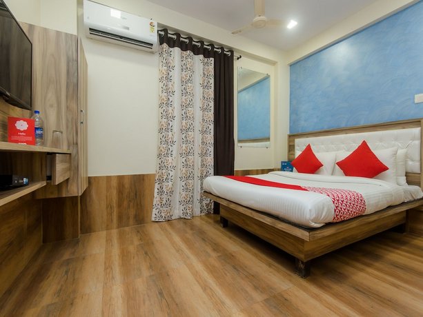 OYO 12894 Bunty Residency