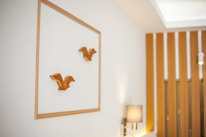 Alexander Studios & Suites