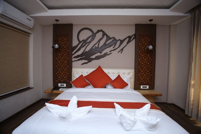 Hotel White Himal