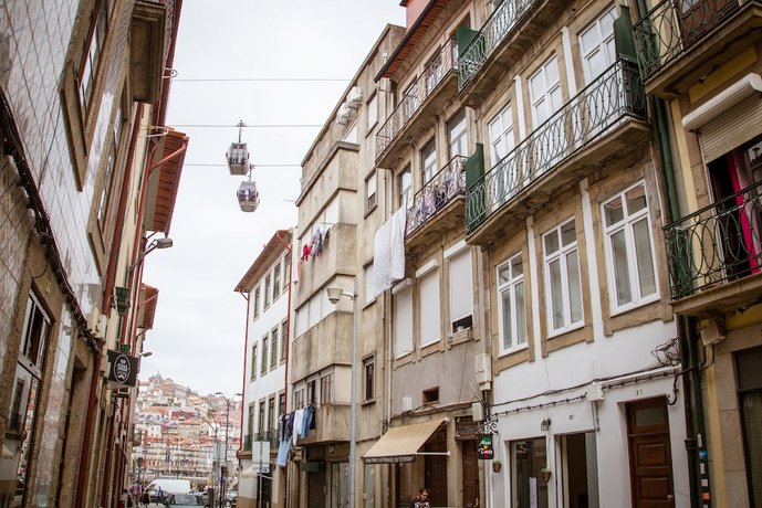 Porto Views & Wines by Porto City Hosts