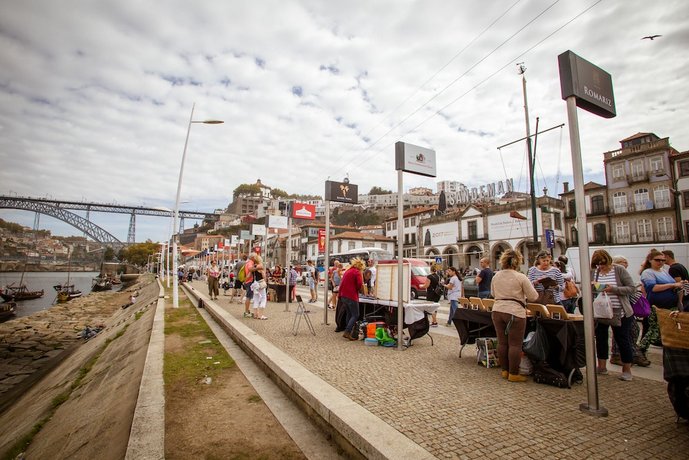 Porto Views & Wines by Porto City Hosts