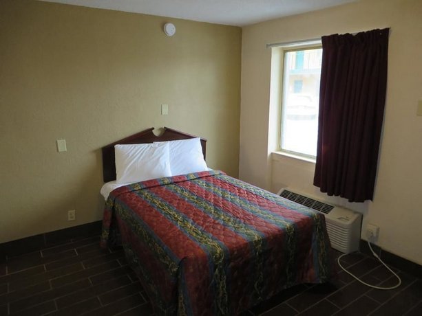 Budgetel Inn and Suites - Louisville