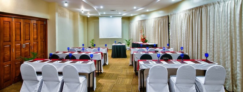Tanoa Plaza Hotel